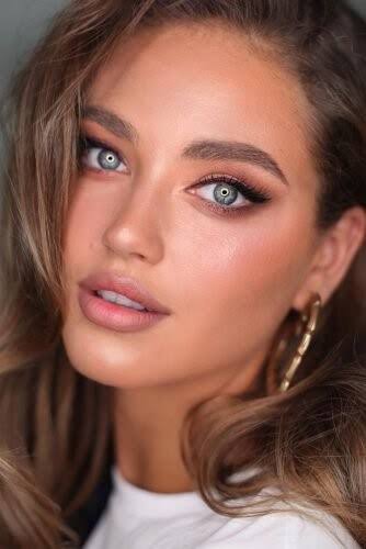 Soft Luminous Complexions